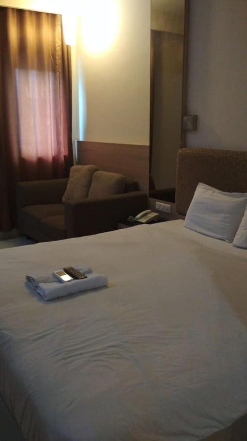Penthouse Hotel Jakarta Luaran gambar